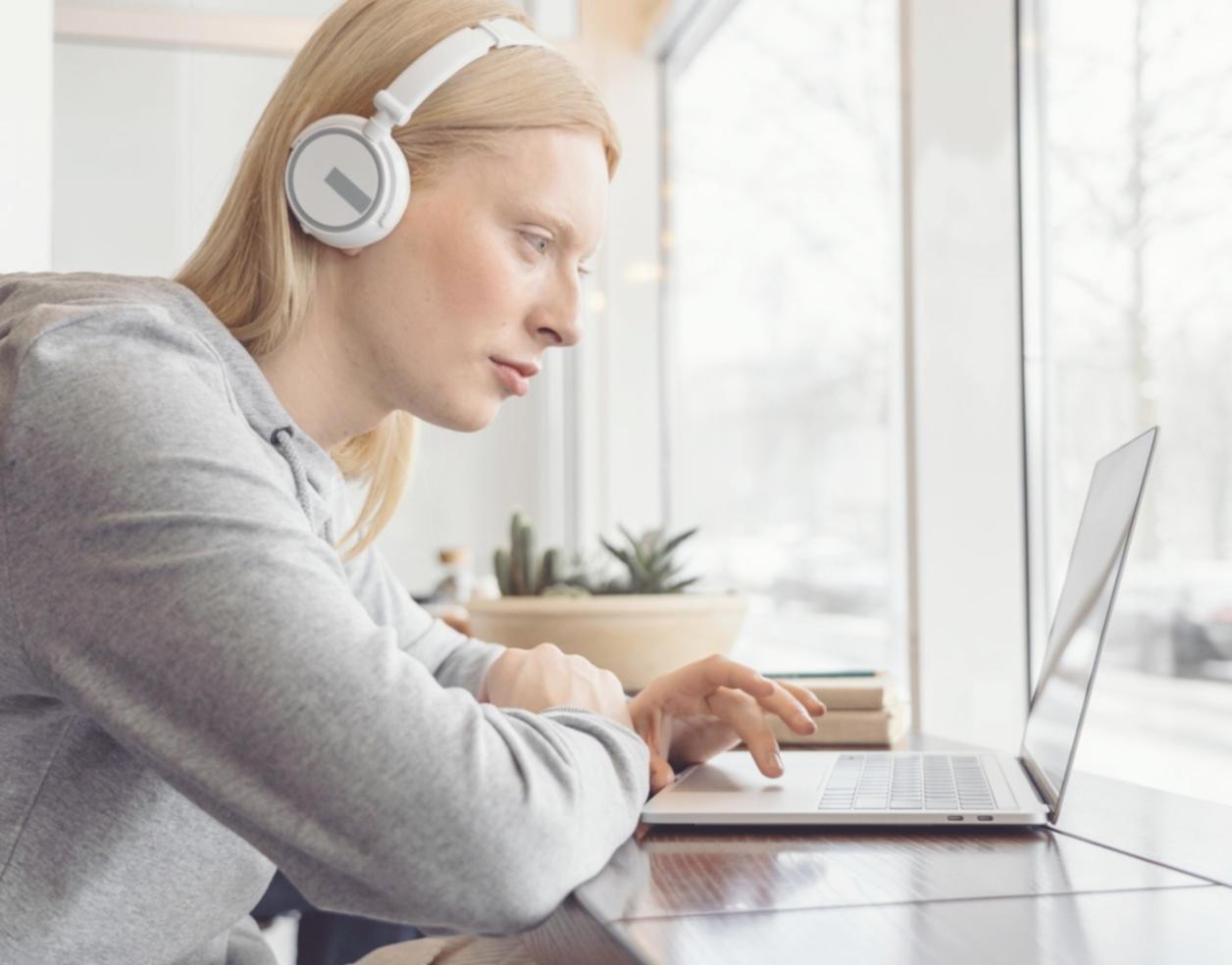 Financial planning workspace with charts and analysis tools