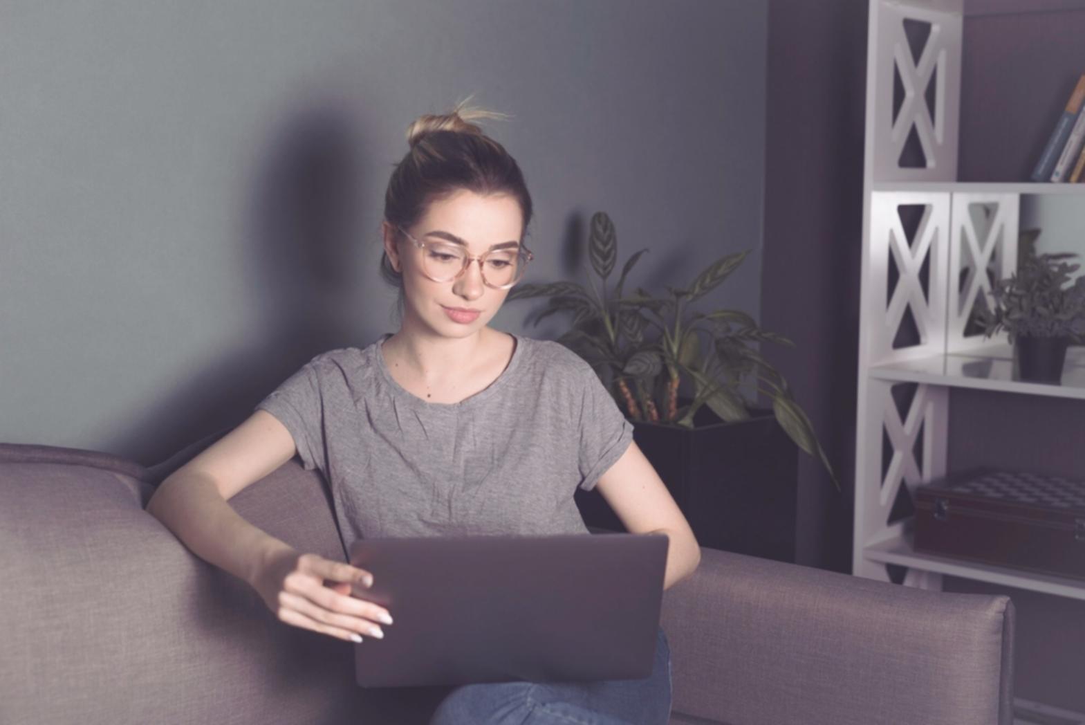 Professional consultation meeting discussing income optimization strategies